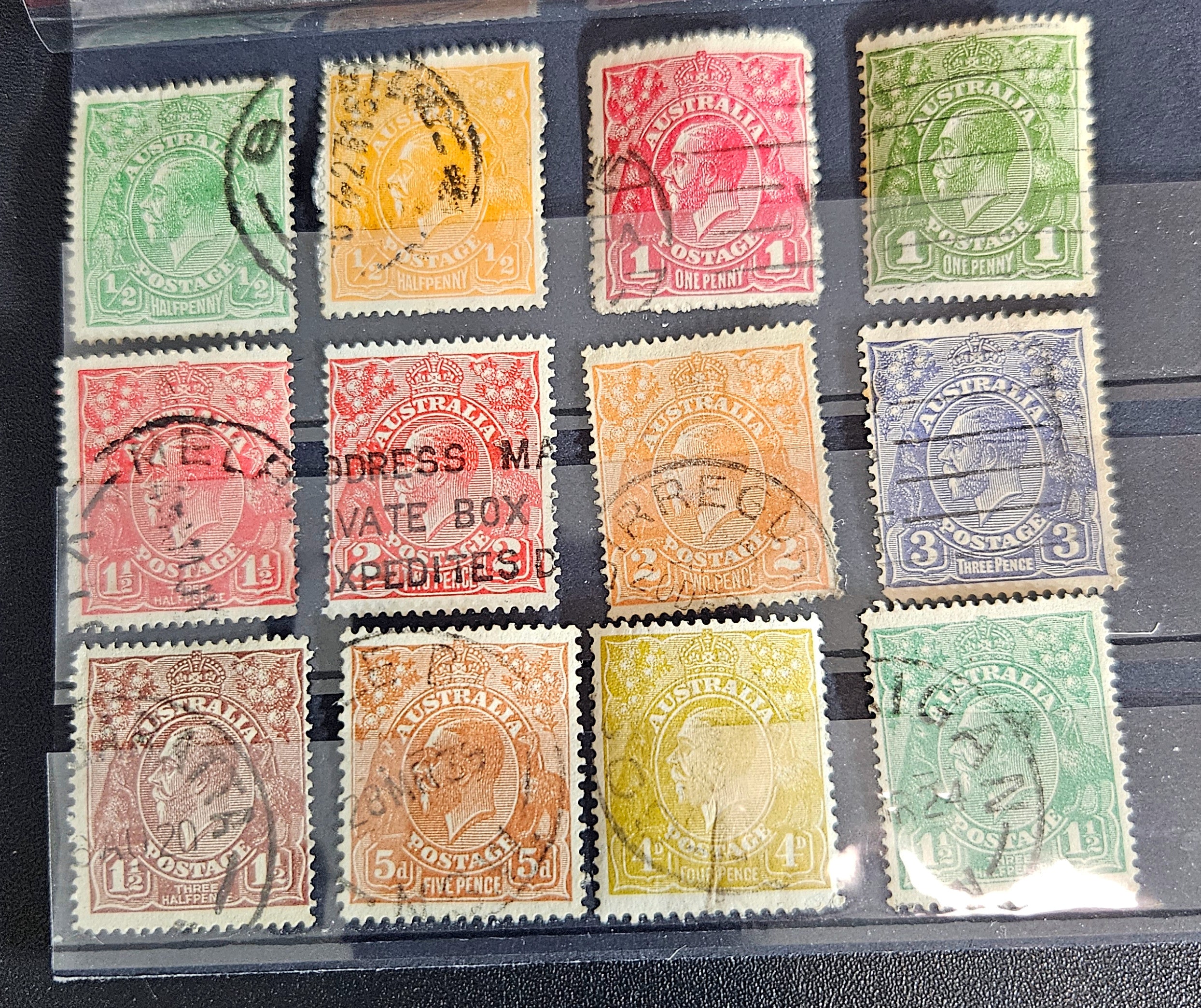 Australia stamps - Beautiful Vintage to Modern all different