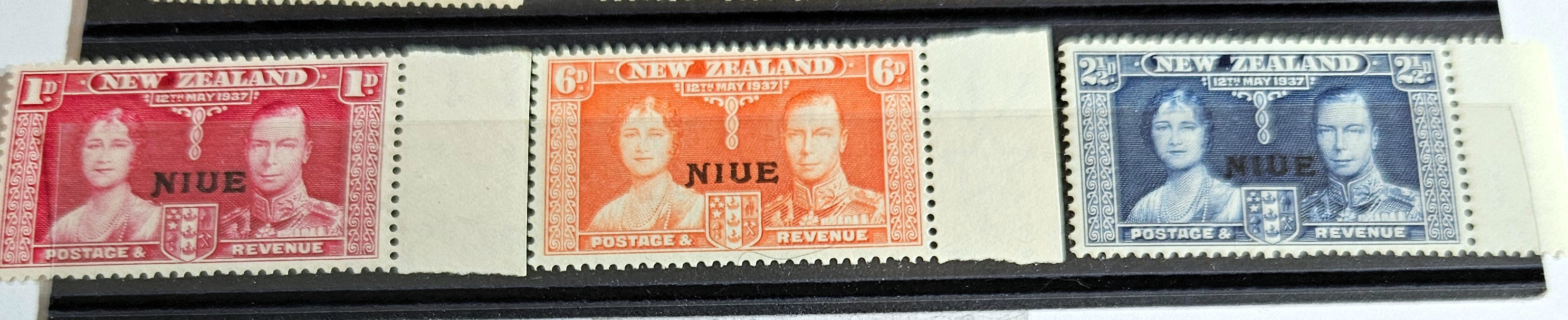 Vintage Nieu stamps