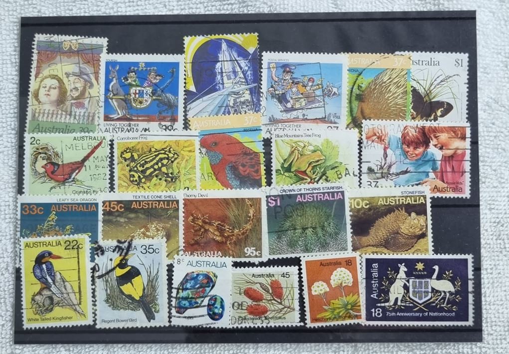 Australia stamps - Beautiful Vintage to Modern all different