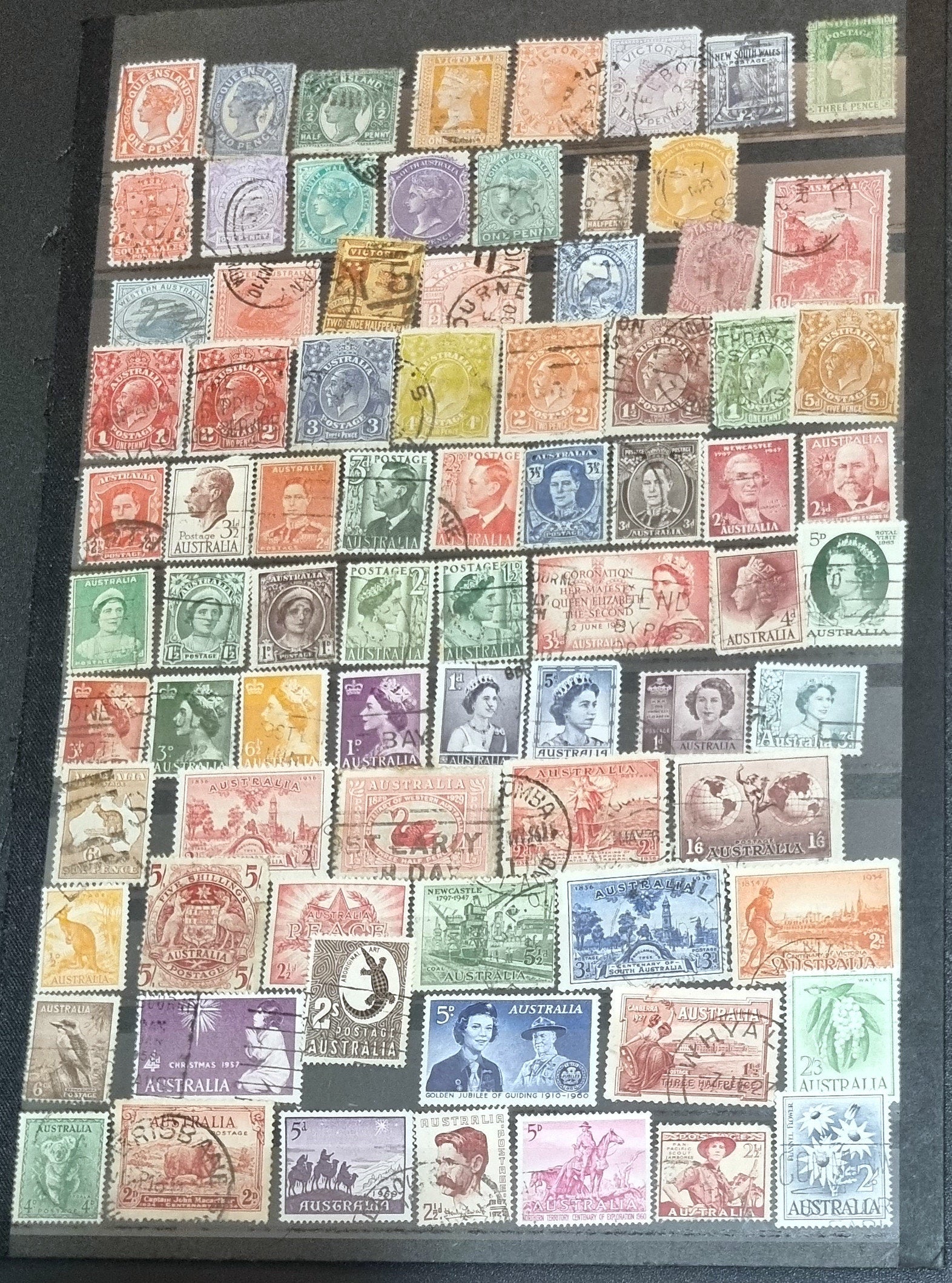 Australia stamps - Beautiful Vintage to Modern all different
